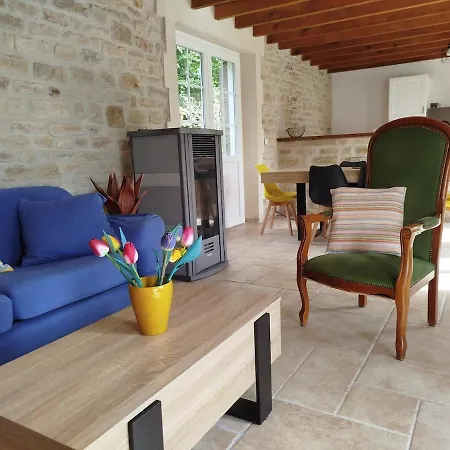 Holiday home Maison Meluma 8 Personnes En Campagne *